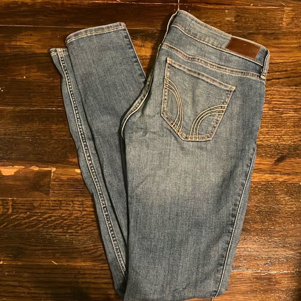 Hollister slightly distressed skinny jeans